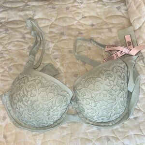 Victoria's Secret Lace Bra in Soft Mint